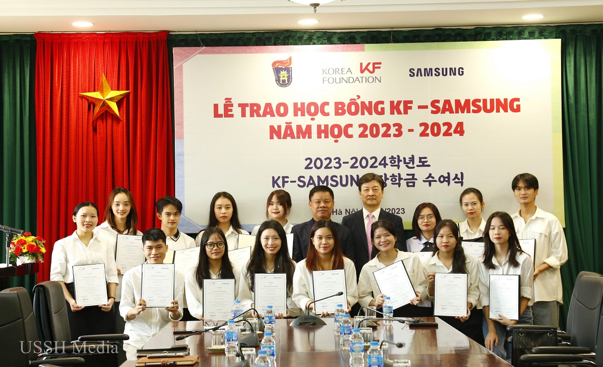 15 sinh viên xuất sắc của VNU-USSH nhận học bổng từ Quỹ KF - Samsung năm học 2023 - 2024